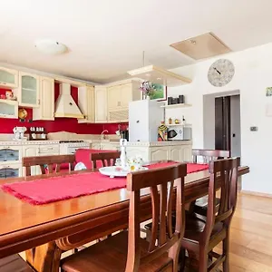 Apartment Casa Nel Corso Italy